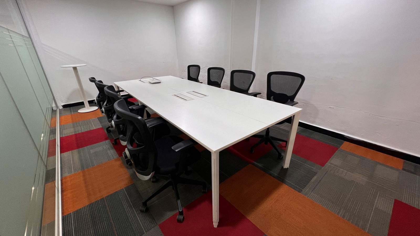 8 Seat - Meeting Room